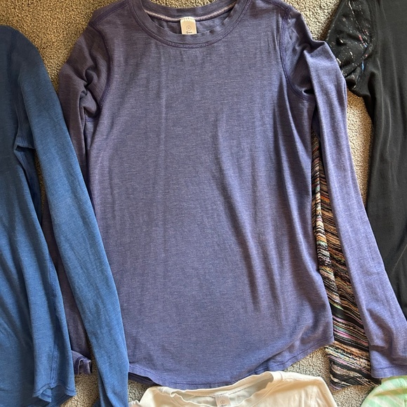 Eight Ivivva pima cotton tees size 10 - Picture 7 of 9